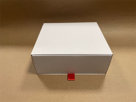 Boîtes de rangement en carton blanc léger